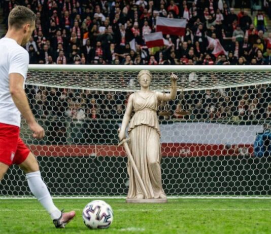 Niedbałe strzały. Co wiemy o spółkach Roberta Lewandowskiego?